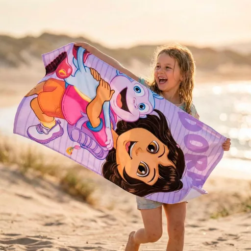 Dóra, a felfedező Happy fürdőlepedő, strand törölköző 70x140cm (Fast Dry)